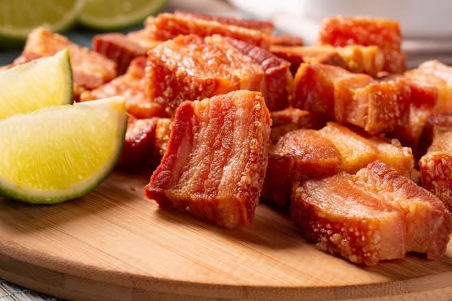 Chicharron de cerdo Grande solo.