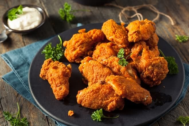 Buffalo Wings (16 Pieces).